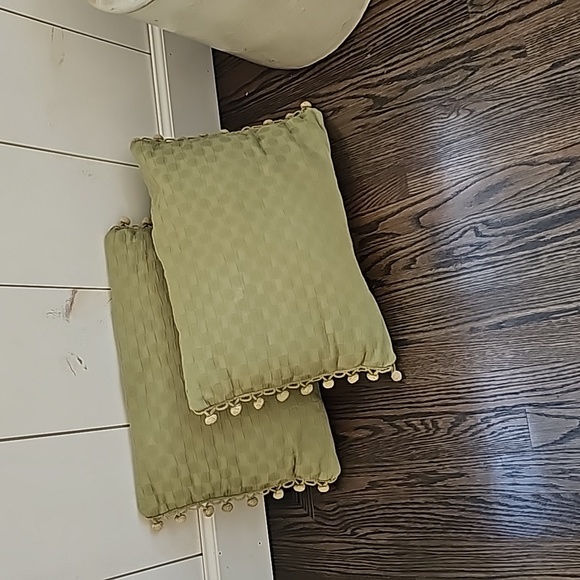 14 x 19" rectangular dot pattern green decorative pillows with poms - Picture 2 of 7